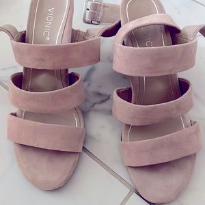 Vionic sandals with heel. Only worn once, like new